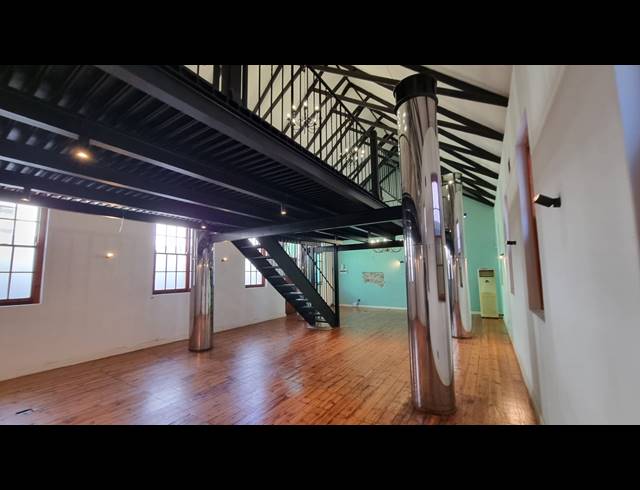 330M² MINI FACTORY FOR SALE IN WOODSTOCK